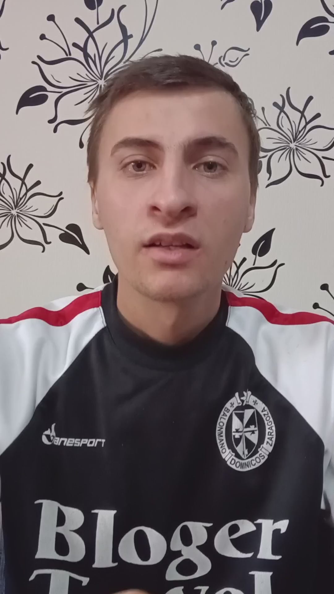 Încarcă clipul video: 